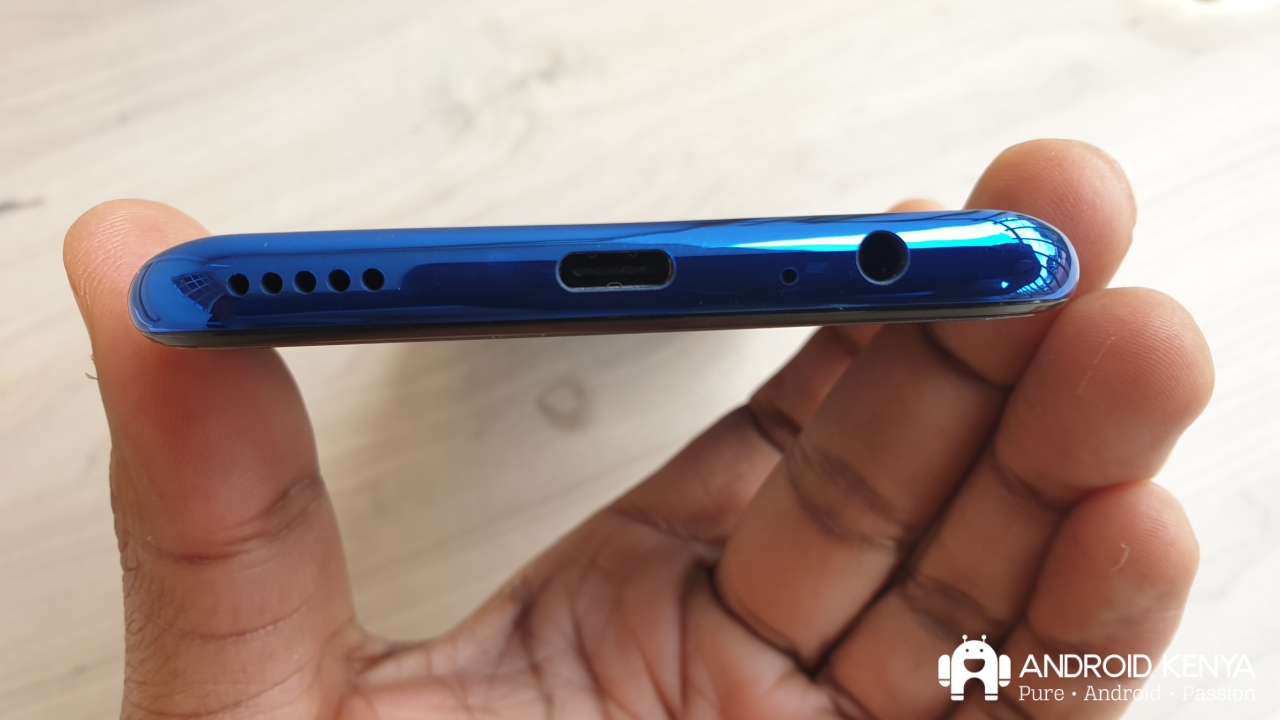 Android 10 includes safeguards for when the USB port overheats or becomes contaminated